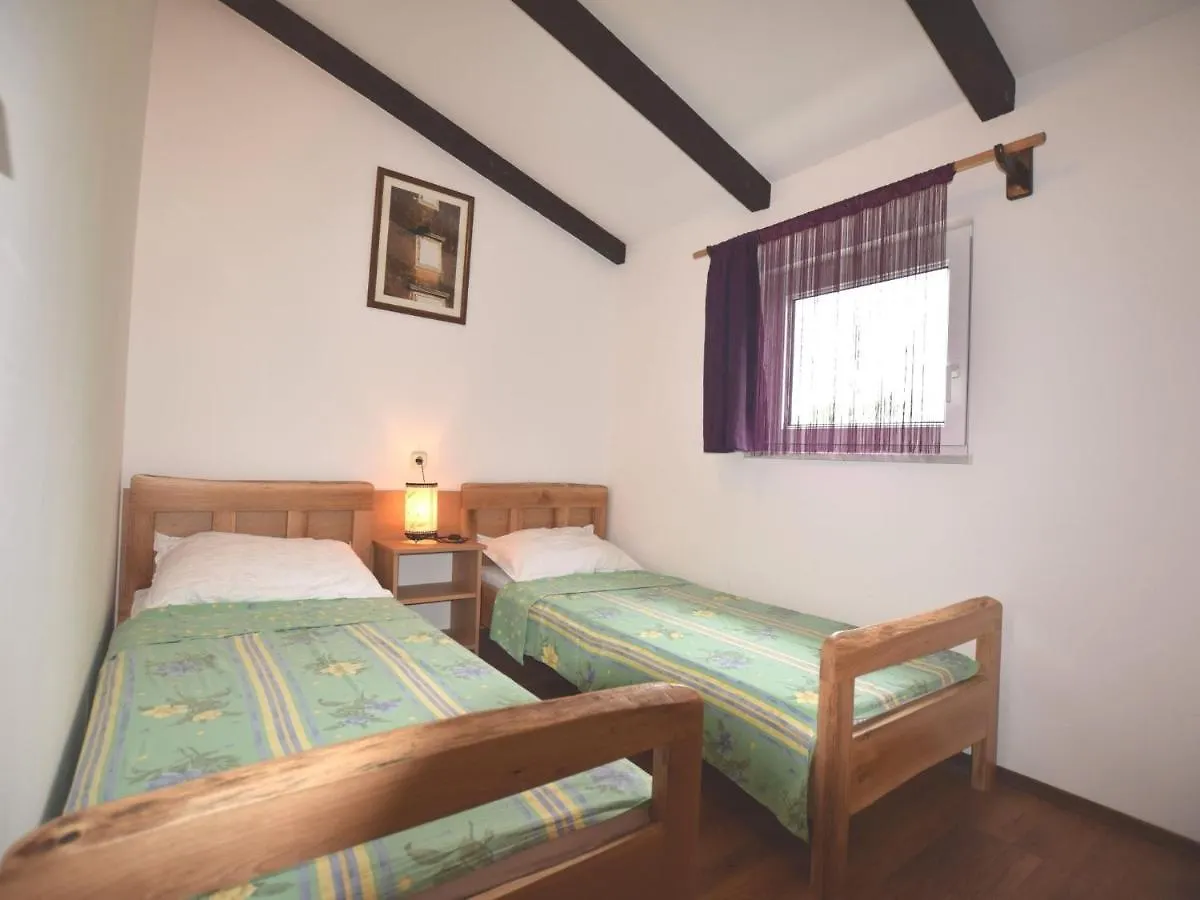 Apartment In Holiday Home With Pool Croatia
