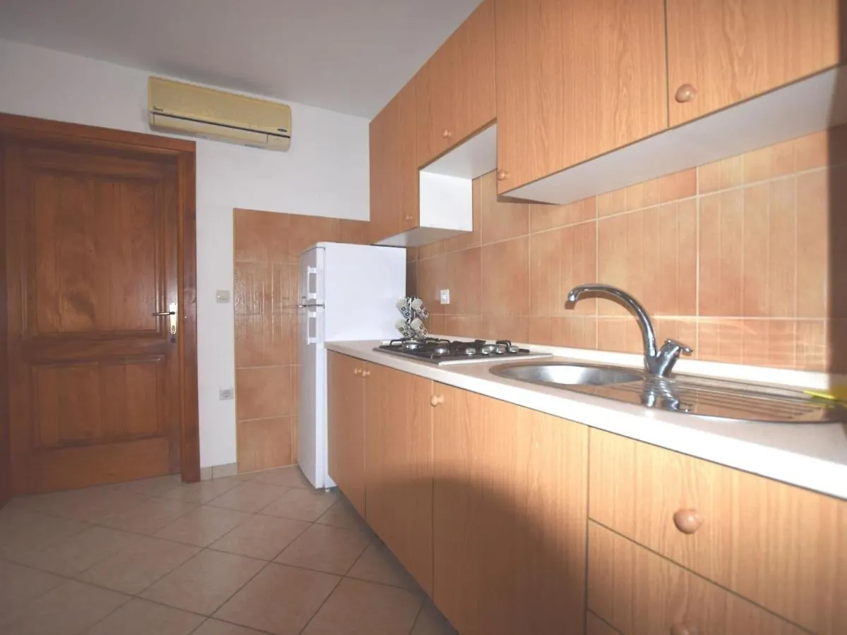 Apartment In Holiday Home With Pool