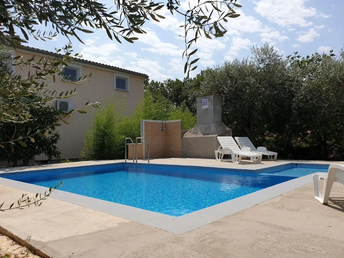 Apartment In Holiday Home With Pool 0*, Banjole Croatia