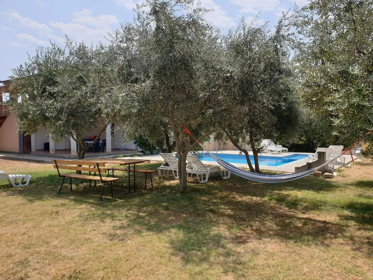Apartment In Holiday Home With Pool 0*, Banjole Croatia